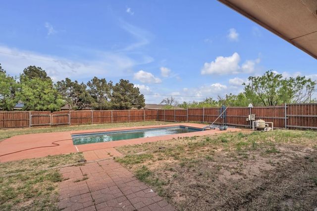 105 Maple Ave, Coahoma, TX 79511