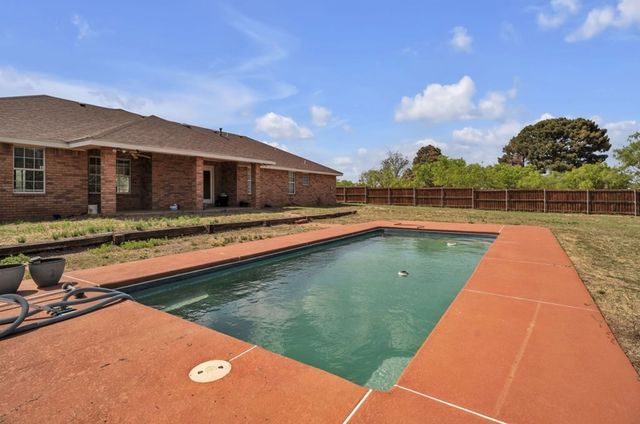 105 Maple Ave, Coahoma, TX 79511