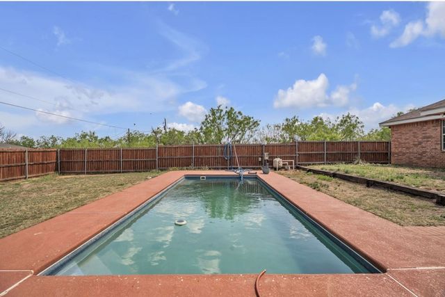 105 Maple Ave, Coahoma, TX 79511