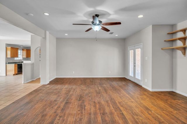 105 Maple Ave, Coahoma, TX 79511