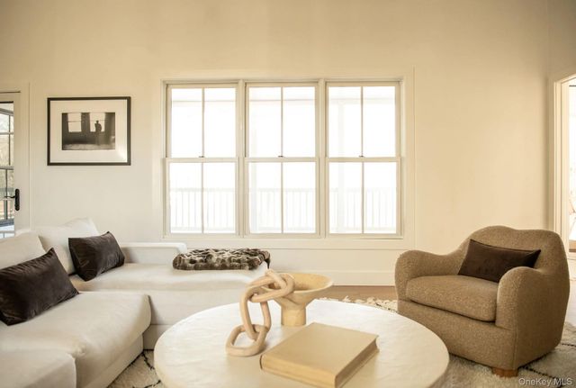 11 Crimson Hill Road, Rhinebeck, NY 12572