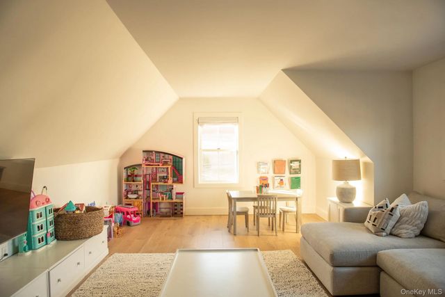 11 Crimson Hill Road, Rhinebeck, NY 12572