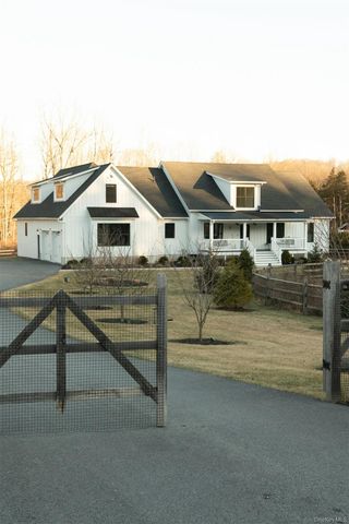 11 Crimson Hill Road, Rhinebeck, NY 12572