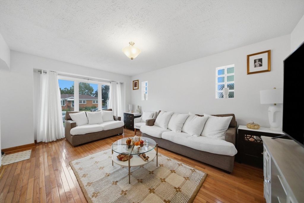 3242 N Oleander Avenue, Chicago, IL 60634 — photo 3