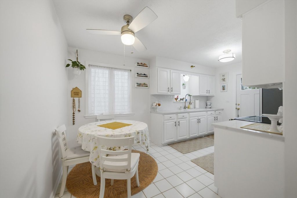 3242 N Oleander Avenue, Chicago, IL 60634 — photo 4