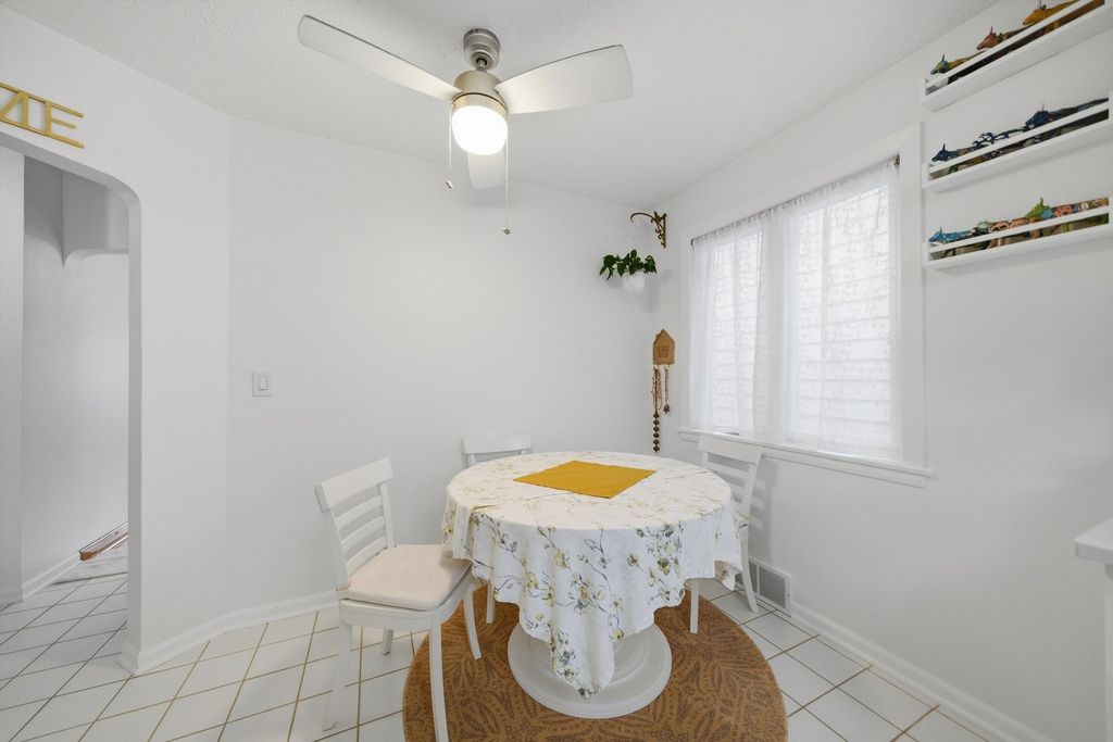 3242 N Oleander Avenue, Chicago, IL 60634 — photo 5