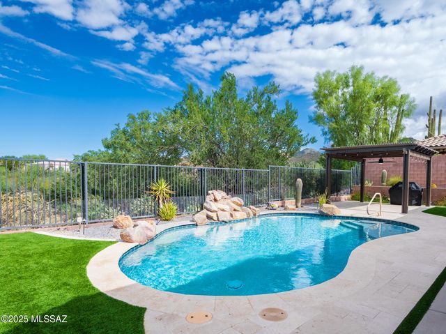 13065 N High Hawk Drive, Marana, AZ 85658