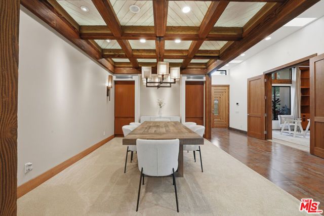 17424 Cumpston Street, Encino (los Angeles), CA 91316