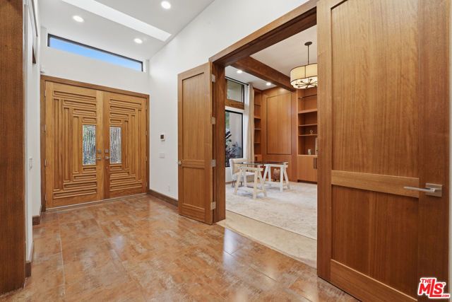 17424 Cumpston Street, Encino (los Angeles), CA 91316