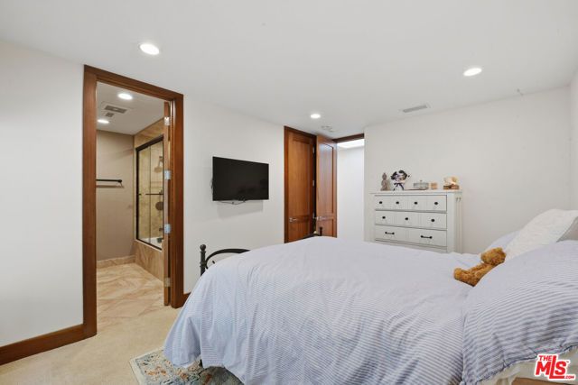 17424 Cumpston Street, Encino (los Angeles), CA 91316