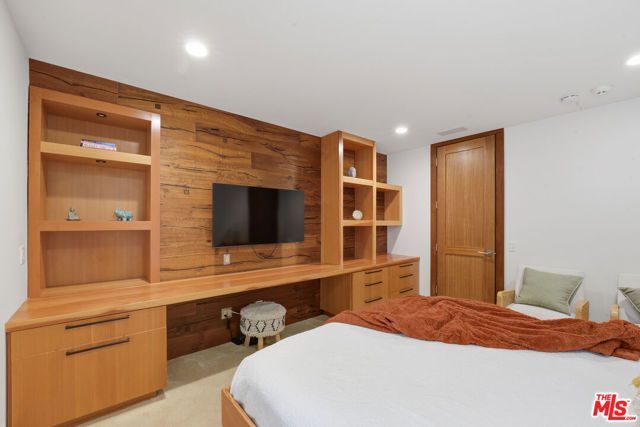 17424 Cumpston Street, Encino (los Angeles), CA 91316