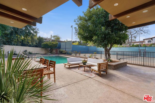 17424 Cumpston Street, Encino (los Angeles), CA 91316