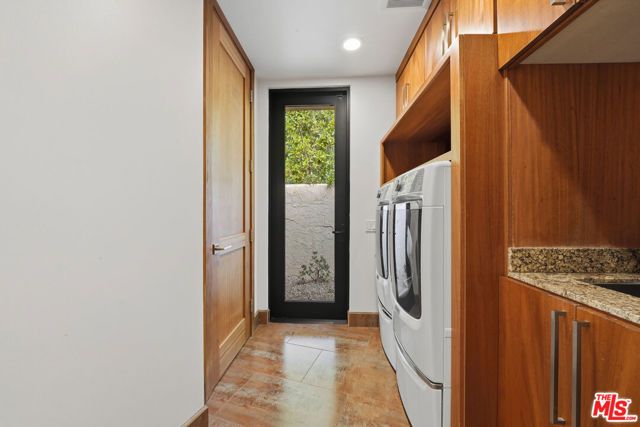 17424 Cumpston Street, Encino (los Angeles), CA 91316