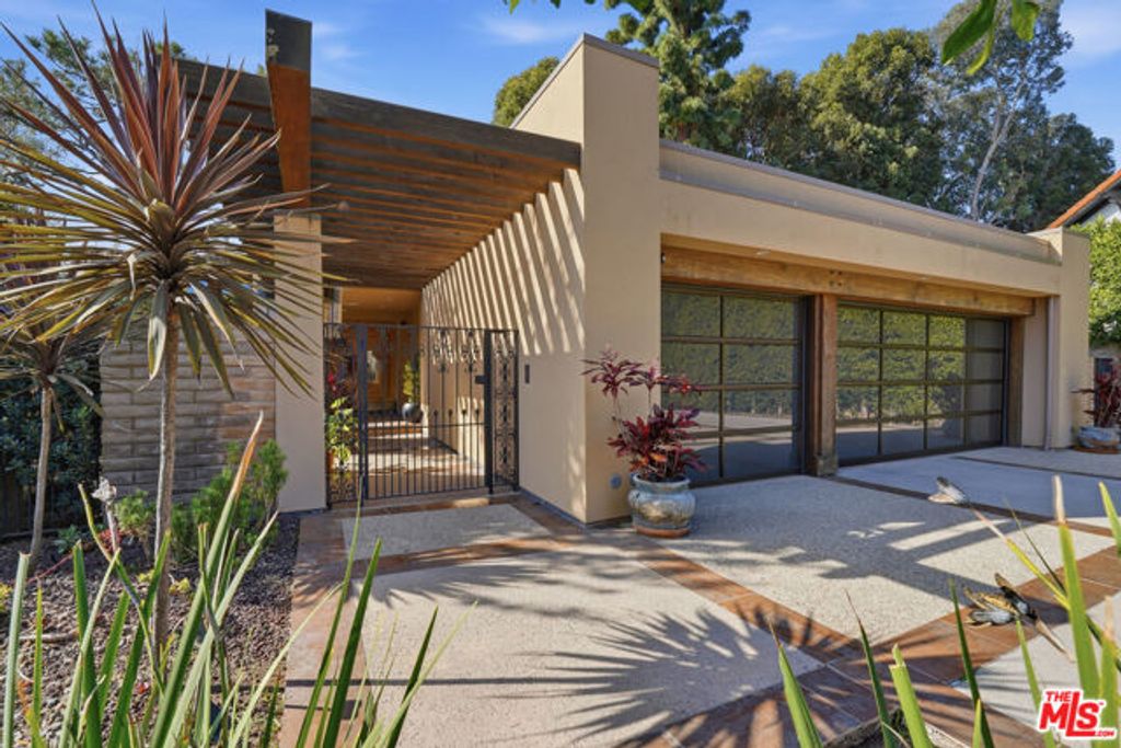 17424 Cumpston Street, Encino (los Angeles), CA 91316