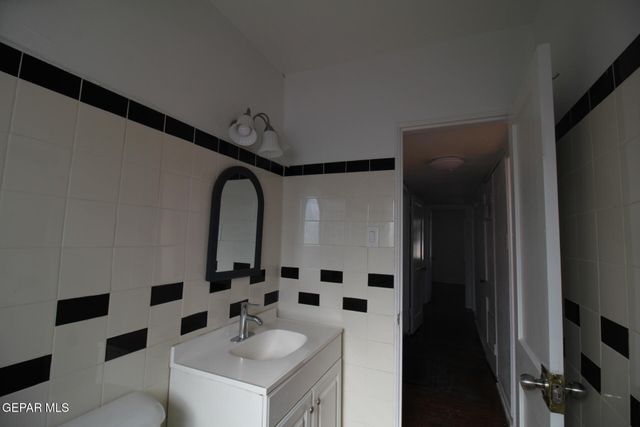 3200 RICHMOND Avenue, El Paso, TX 79930