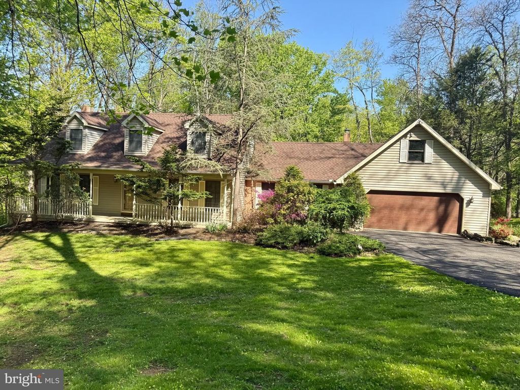 27 DOE RIDGE DR, Fleetwood, PA 19522