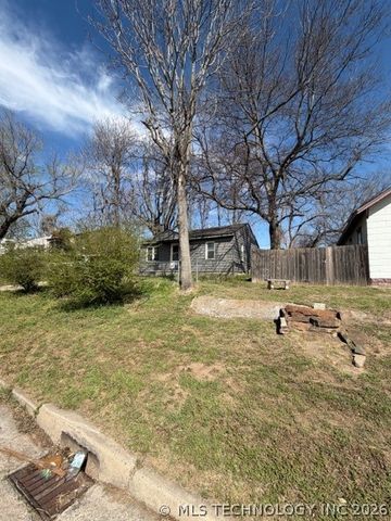 1821 W Archer Street, Tulsa, OK 74127