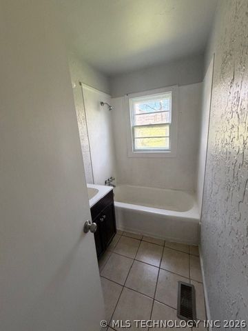 1821 W Archer Street, Tulsa, OK 74127