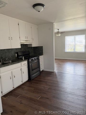 1821 W Archer Street, Tulsa, OK 74127