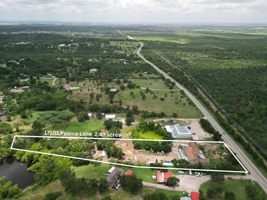 17101 Pearce LN, Del Valle, TX 78617
