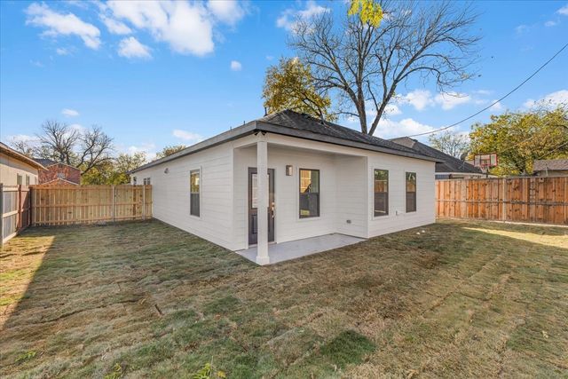 1125 E Humbolt Street, Fort Worth, TX 76104