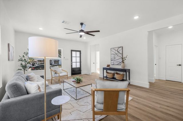 1125 E Humbolt Street, Fort Worth, TX 76104