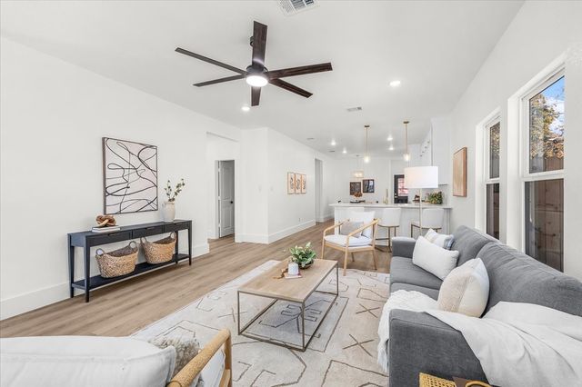 1125 E Humbolt Street, Fort Worth, TX 76104