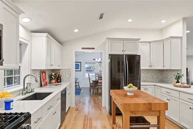 23 Shadbush Trail, Narragansett, RI 02874