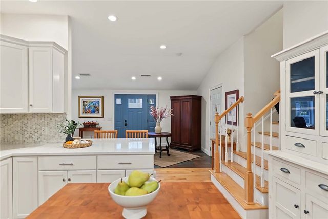 23 Shadbush Trail, Narragansett, RI 02874