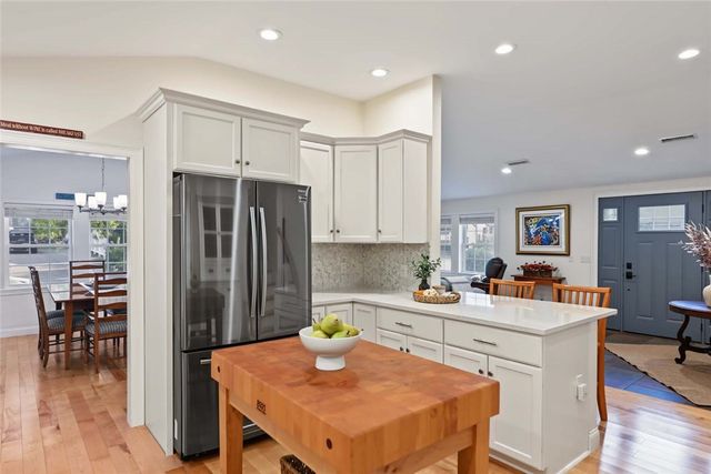23 Shadbush Trail, Narragansett, RI 02874