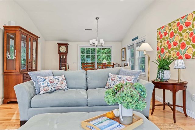 23 Shadbush Trail, Narragansett, RI 02874