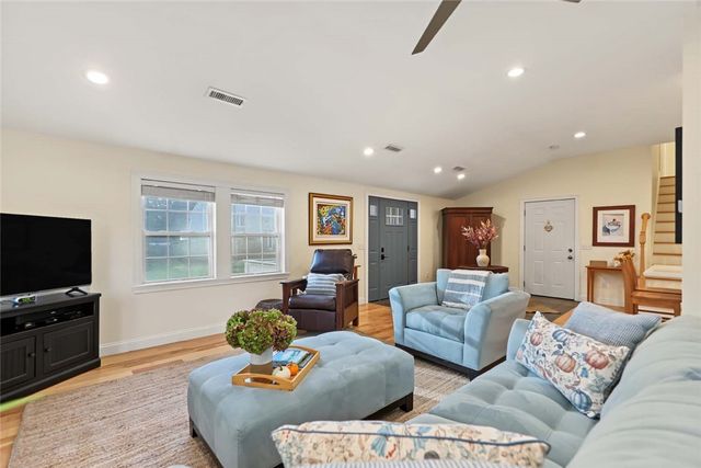 23 Shadbush Trail, Narragansett, RI 02874