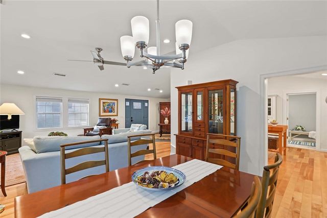 23 Shadbush Trail, Narragansett, RI 02874