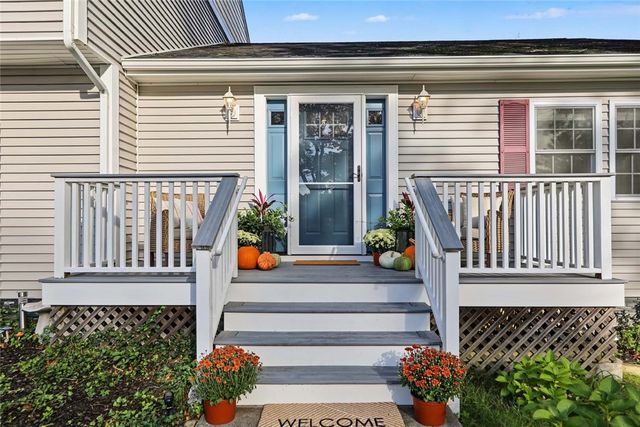 23 Shadbush Trail, Narragansett, RI 02874
