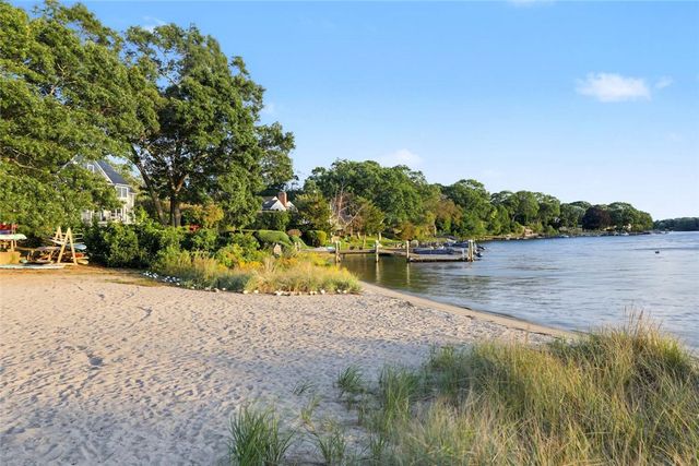 23 Shadbush Trail, Narragansett, RI 02874
