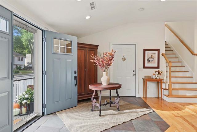 23 Shadbush Trail, Narragansett, RI 02874