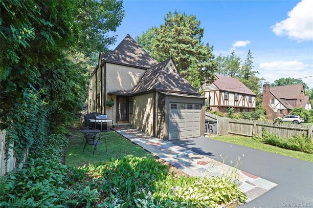 13 Craven Lane, White Plains, NY 10605