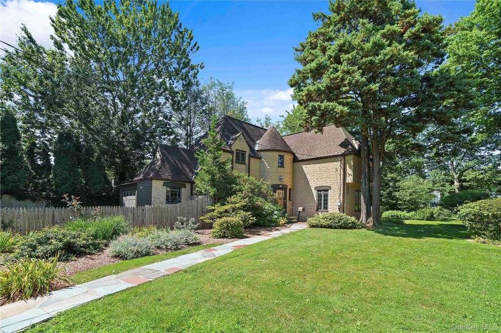 13 Craven Lane, White Plains, NY 10605