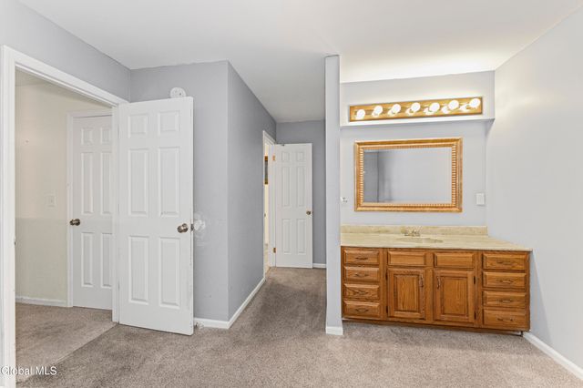 37 Deer Cliff Road, New Scotland, NY 12186