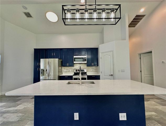 834 OLD BRIDGE CIRCLE, Davenport, FL 33897