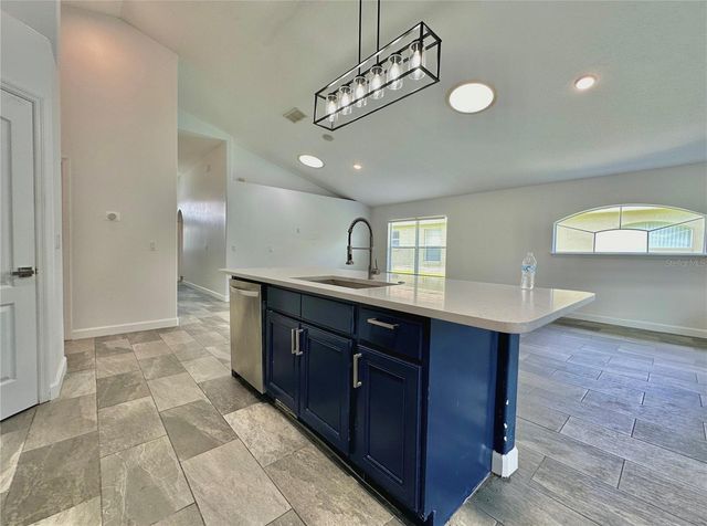 834 OLD BRIDGE CIRCLE, Davenport, FL 33897