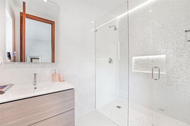 60 Shore Drive W, Miami, FL 33133
