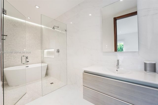 60 Shore Drive W, Miami, FL 33133