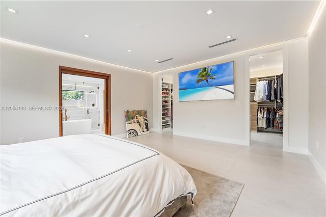 60 Shore Drive W, Miami, FL 33133