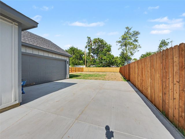 821 S Ayers Avenue, Fort Worth, TX 76103