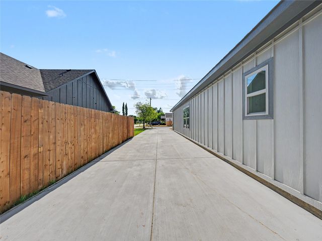 821 S Ayers Avenue, Fort Worth, TX 76103