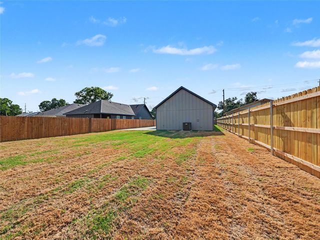 821 S Ayers Avenue, Fort Worth, TX 76103