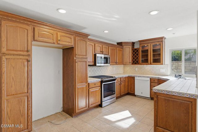 15494 Kernvale Avenue, Moorpark, CA 93021