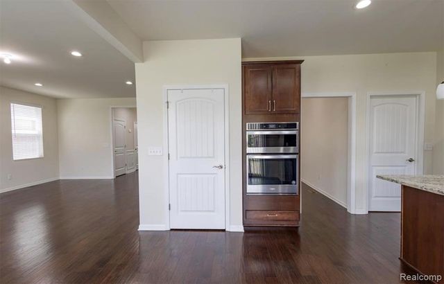 28293 Verona Drive Drive, Novi, MI 48377