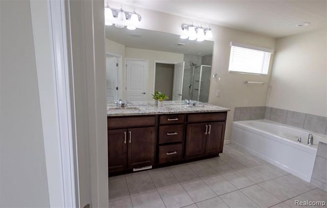 28293 Verona Drive Drive, Novi, MI 48377